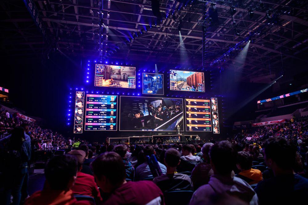 an image of an Esports Event with a huge crowd.