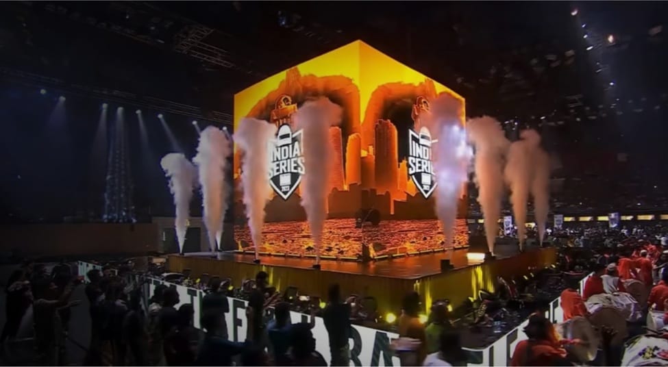 an image of a crowded Esports Event