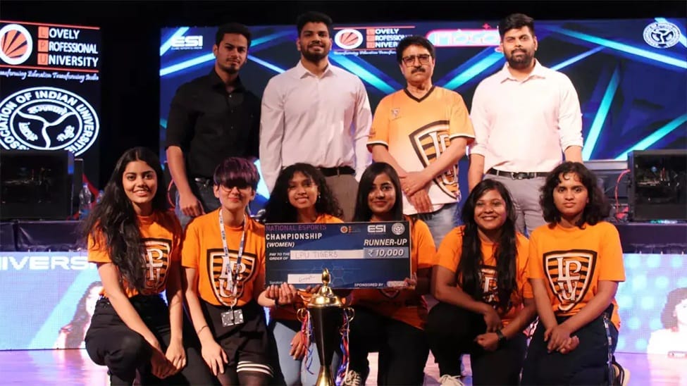 an image of a victorious Esports team
