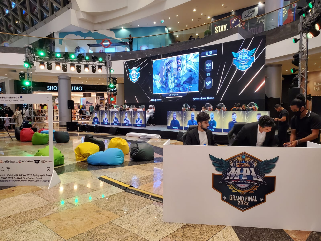 A wallpaper of a gaming tournament.