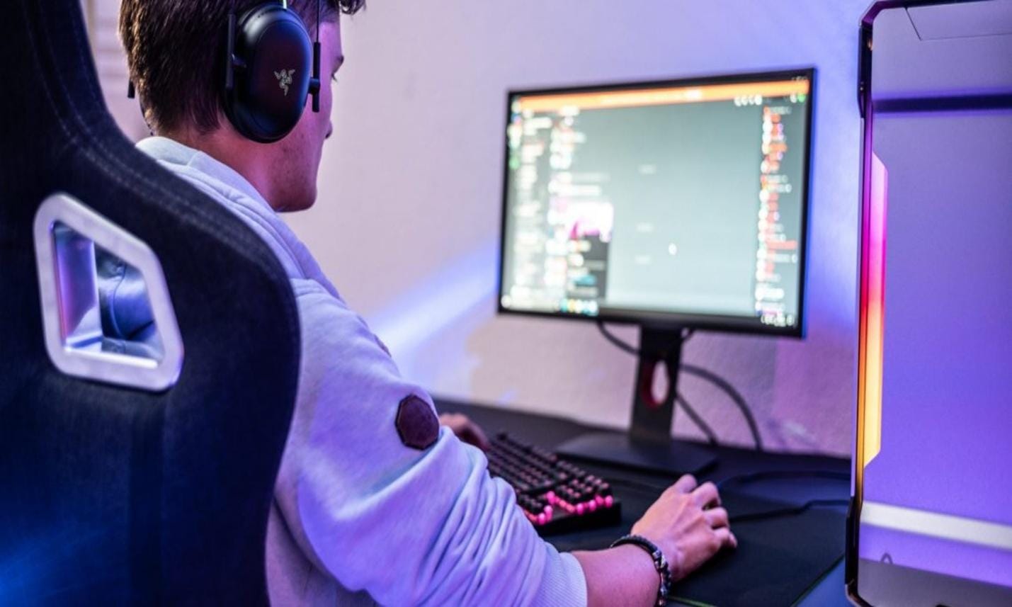 A picture of a gamer.