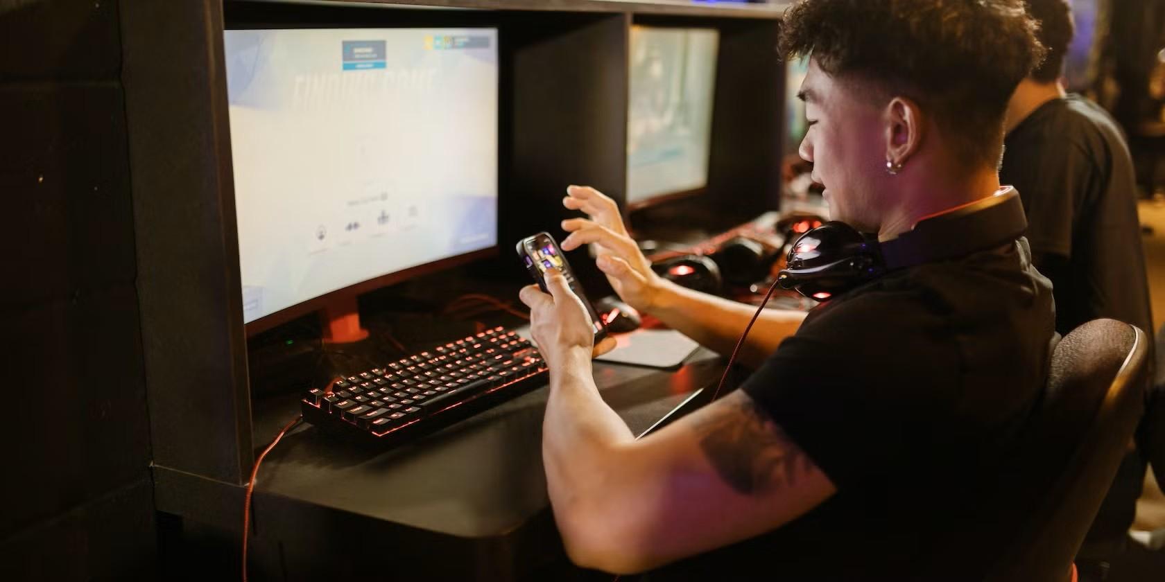 A picture of a gamer.
