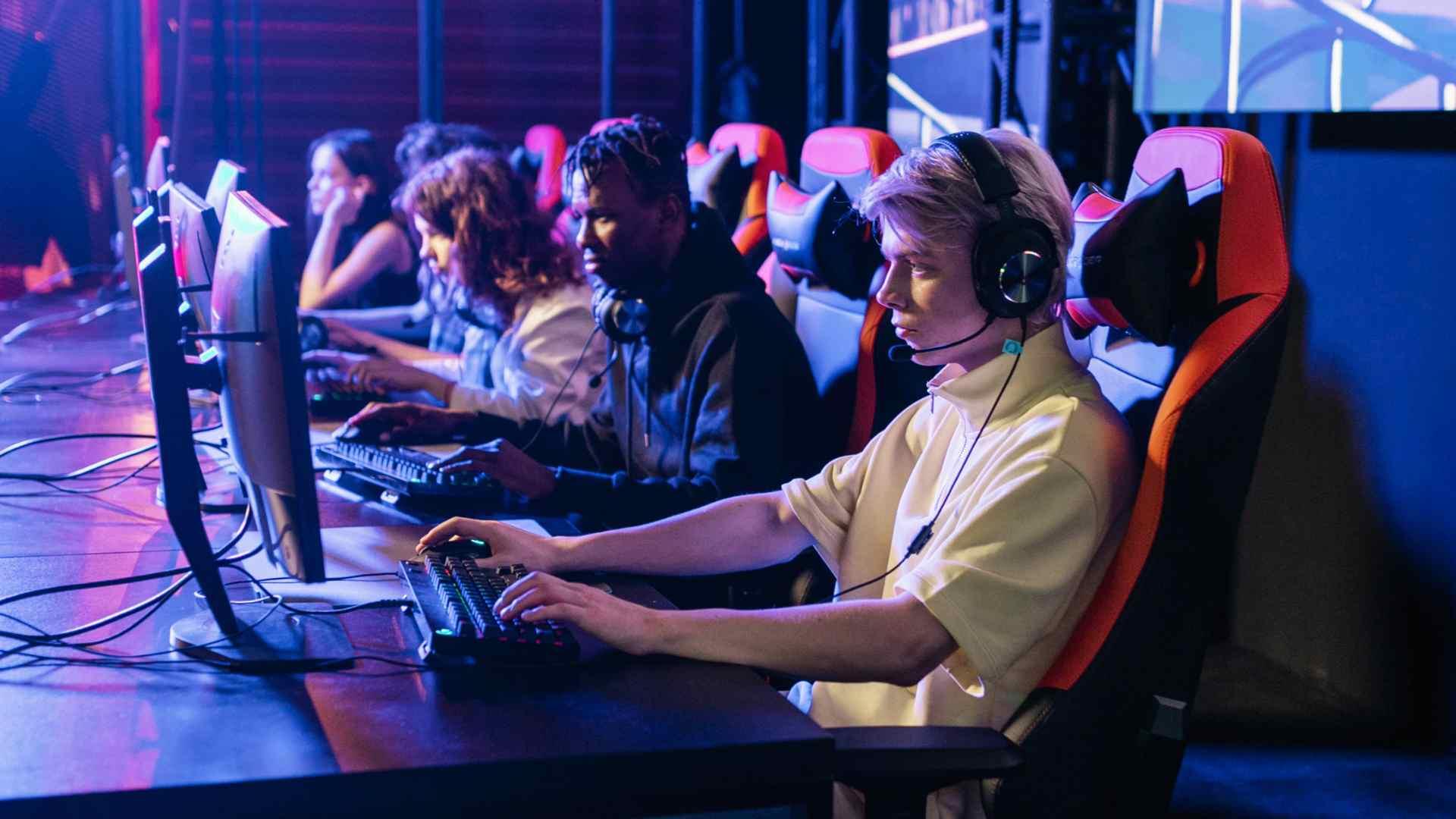 A picture of professional gamers.