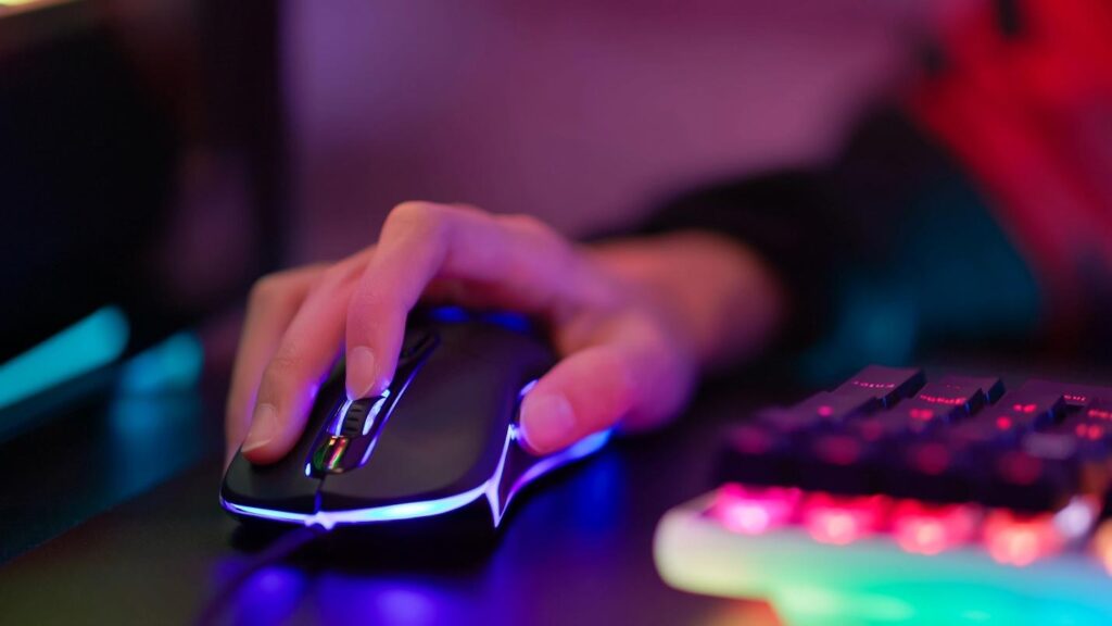 A picture of a gaming mouse