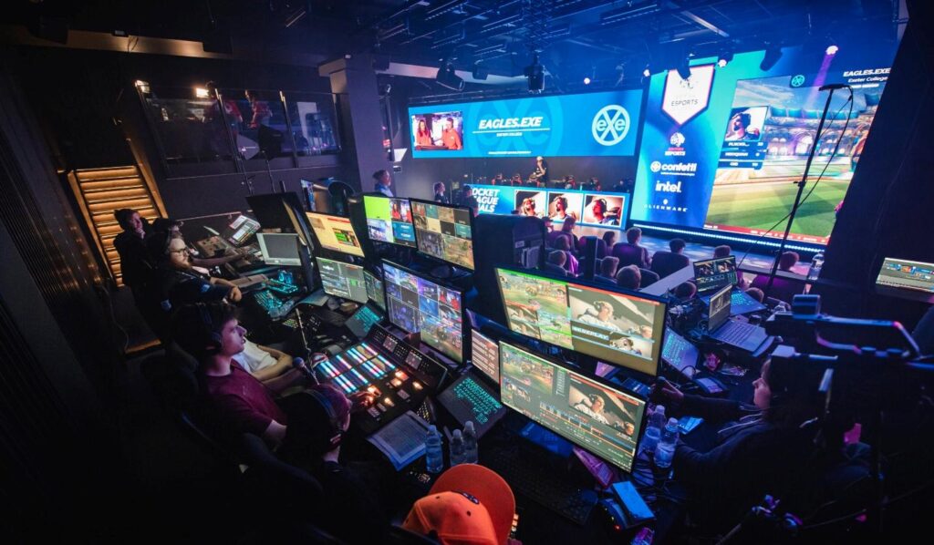 A picture of the gamers.