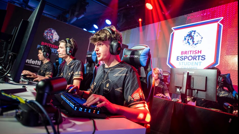 A picture of a gaming team