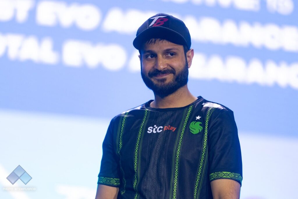 A picture of a professional gamer
