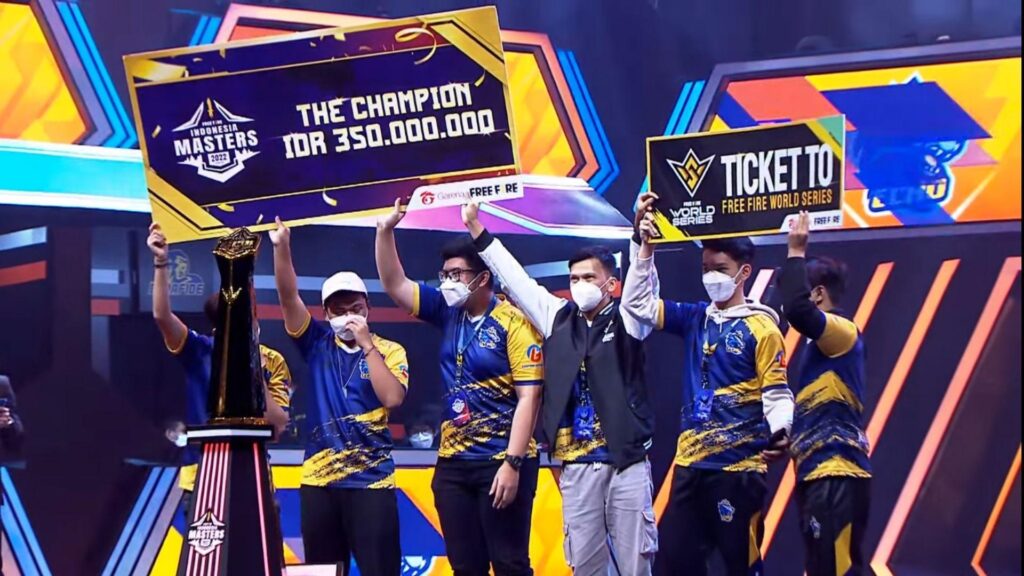an image of the winning team of Free Fire Indonesia Masters 2022