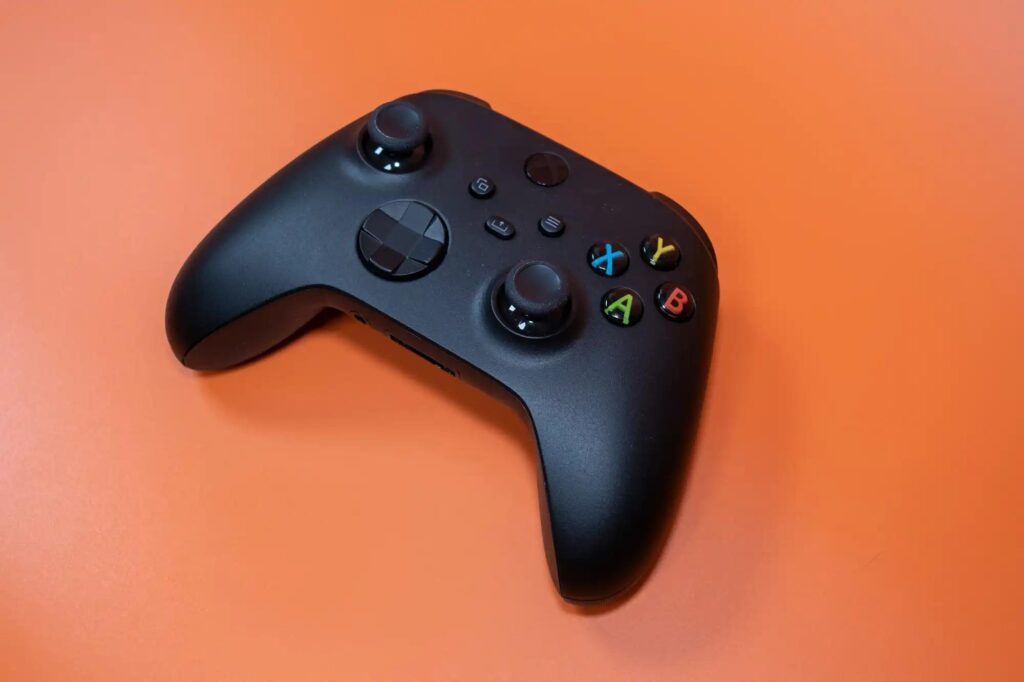 an image of a Black Xbox Controller