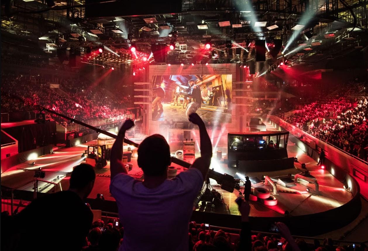 a picture of a crowded Esports Event.