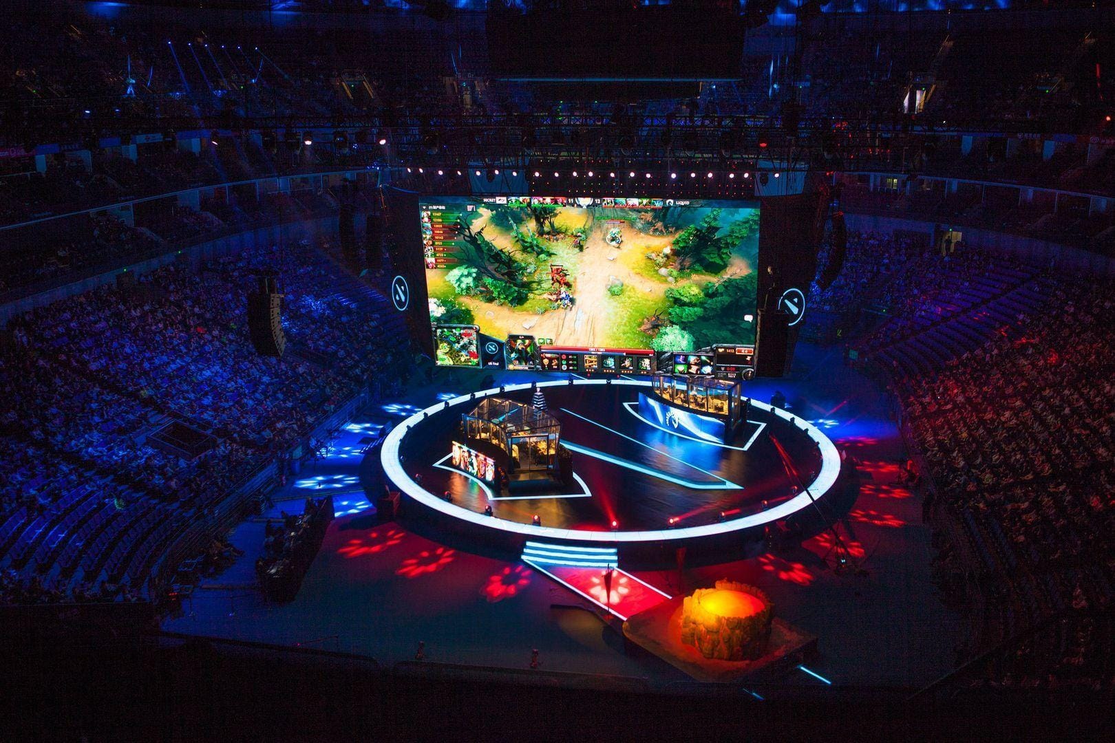 A picture of a professional gaming tournament.