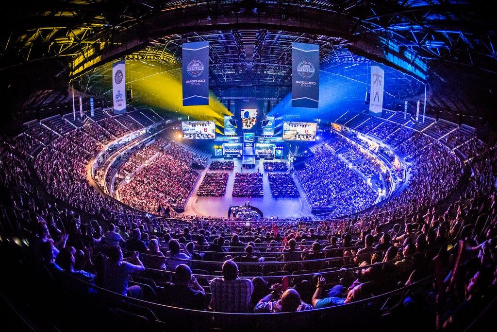 an image of a crowded ESports Event