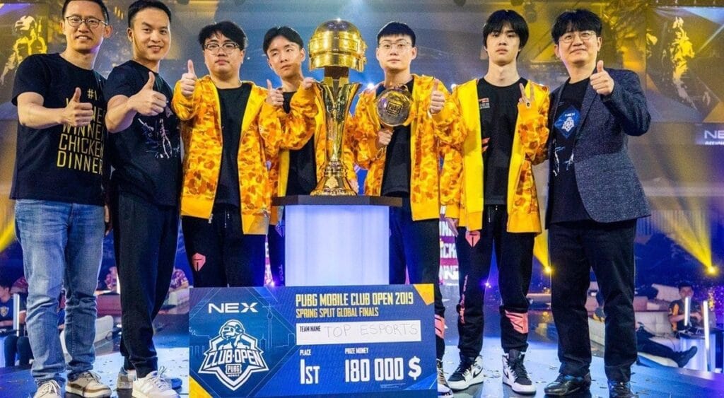 an image of TOP ESPORTS with a trophy