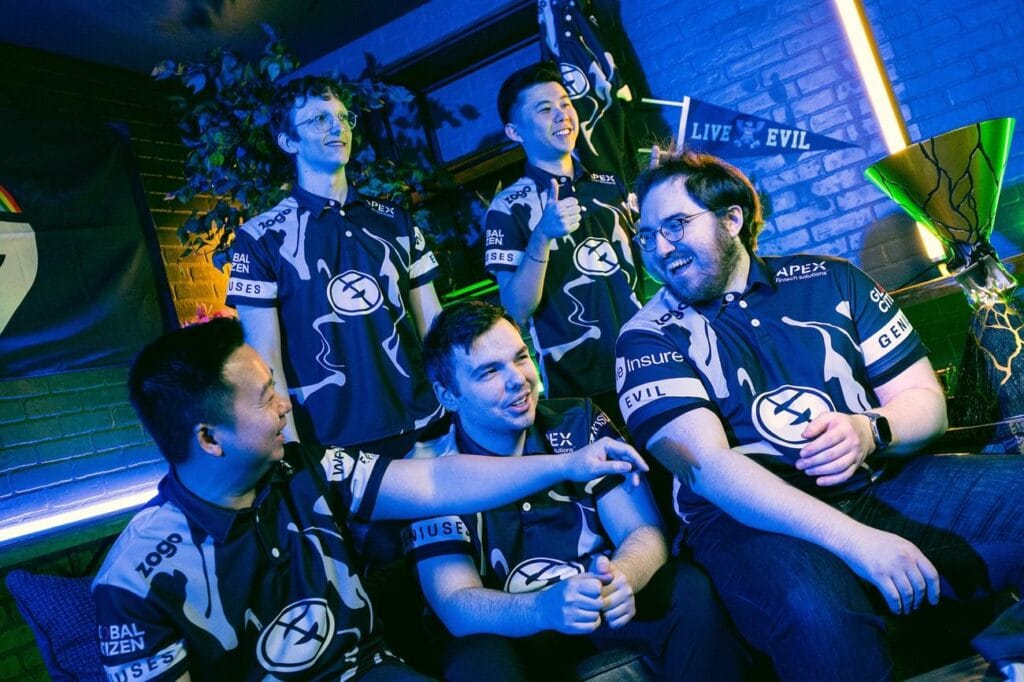 an image of Evil Geniuses with a trophy