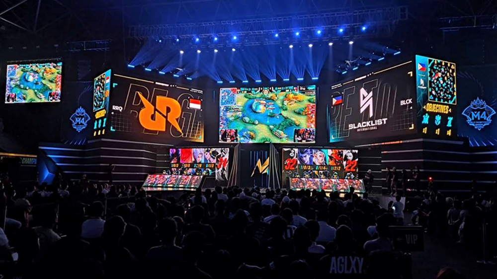 a picture of a very crowded ESports Event