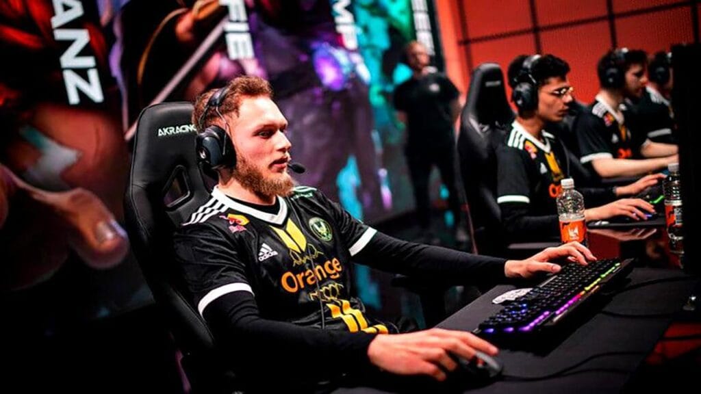 esports players and sports players